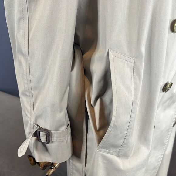 Men’s Vintage London Fog Maincoats Tan Double Breasted Long Trench Coat Size 44R - Picture 16 of 16